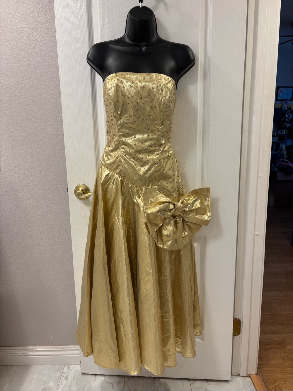 Vintage 80s Glitter Removable Bow Shiny Metallic Gold Strapless Gown Gaudy Prom
